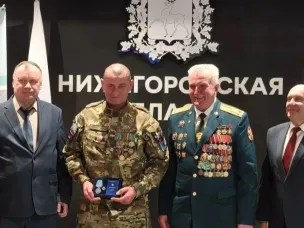 Нижегородских медиков в преддверии Дня Победы наградили медалями за помощь бойцам СВО   