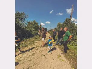 А ты мне, улица родная, и в непогоду дорога