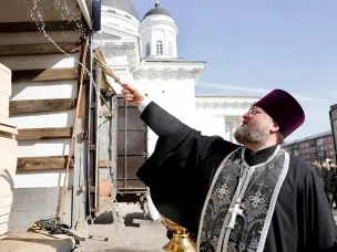 Фронту с благословением