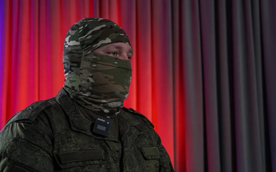 " Мы все там как братья"